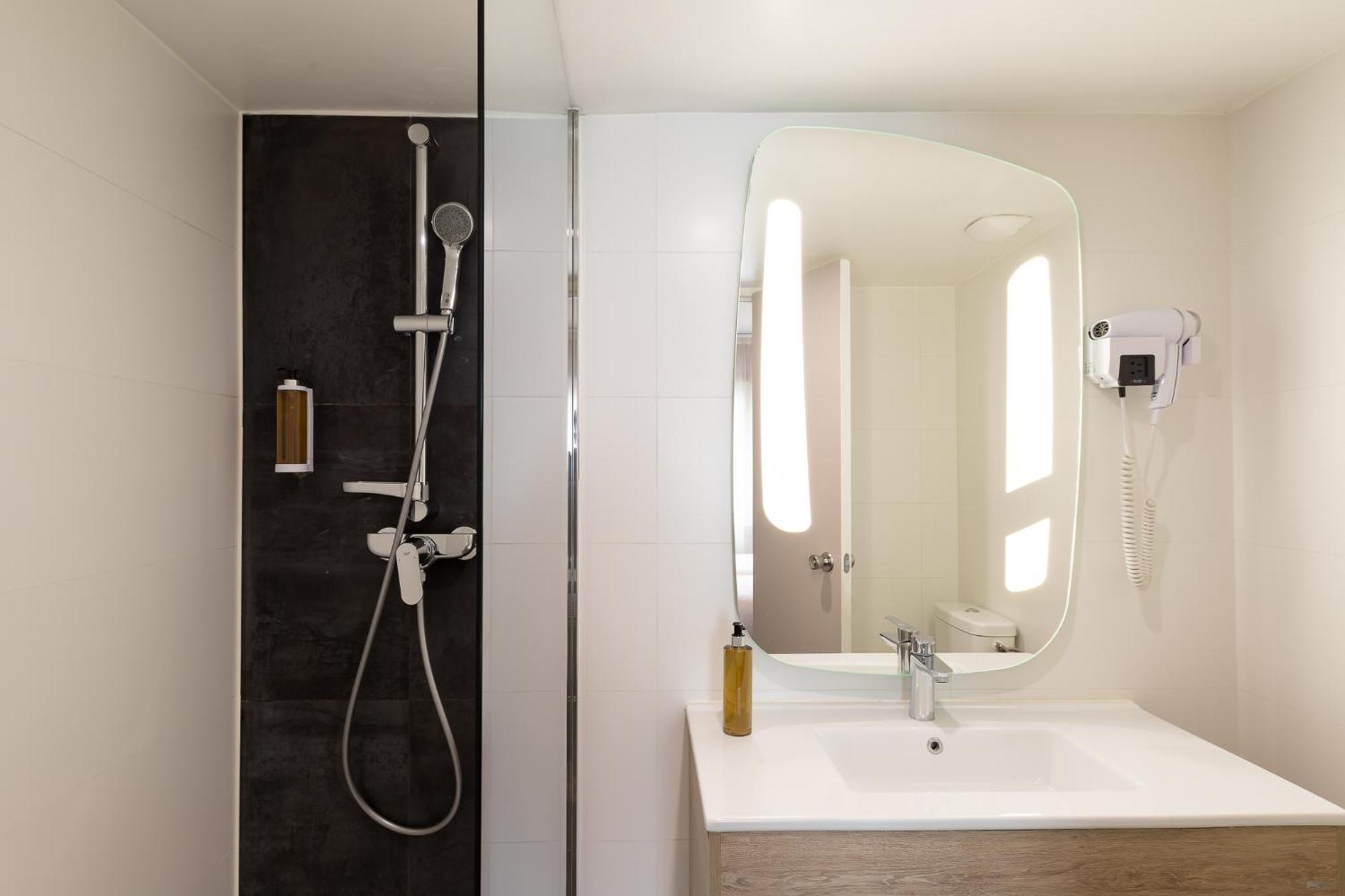 Ibis Styles Marseille Centre Prado Place Castellane Экстерьер фото